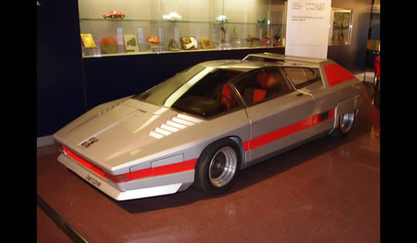 Alfa Romeo 33 Navajo Concept by Bertone 1976 front 2